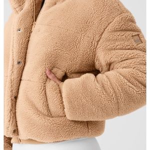 Alo yoga Sherpa puffer jacket